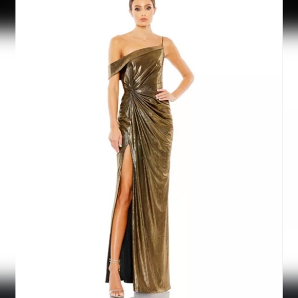 Ieena For Mac Duggal Metallic Gold Off the Shoulder Gown Size 6 - Picture 2 of 7